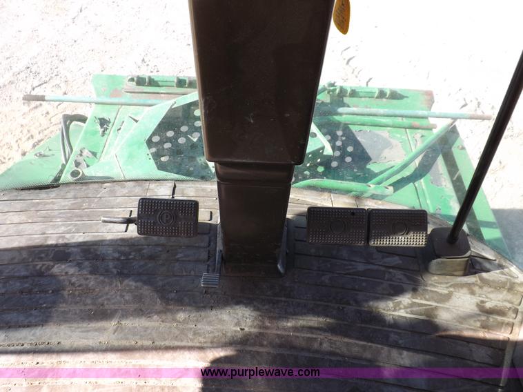image for item K3033 1995 John Deere 9600 combine