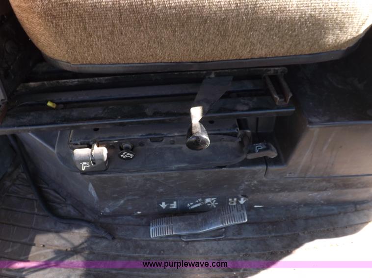 image for item K3033 1995 John Deere 9600 combine