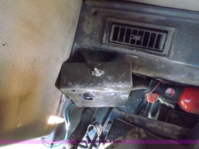 image for item K3033 1995 John Deere 9600 combine