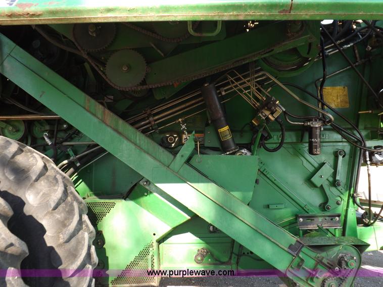 image for item K3033 1995 John Deere 9600 combine