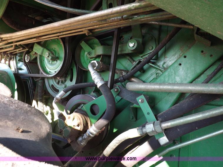 image for item K3033 1995 John Deere 9600 combine