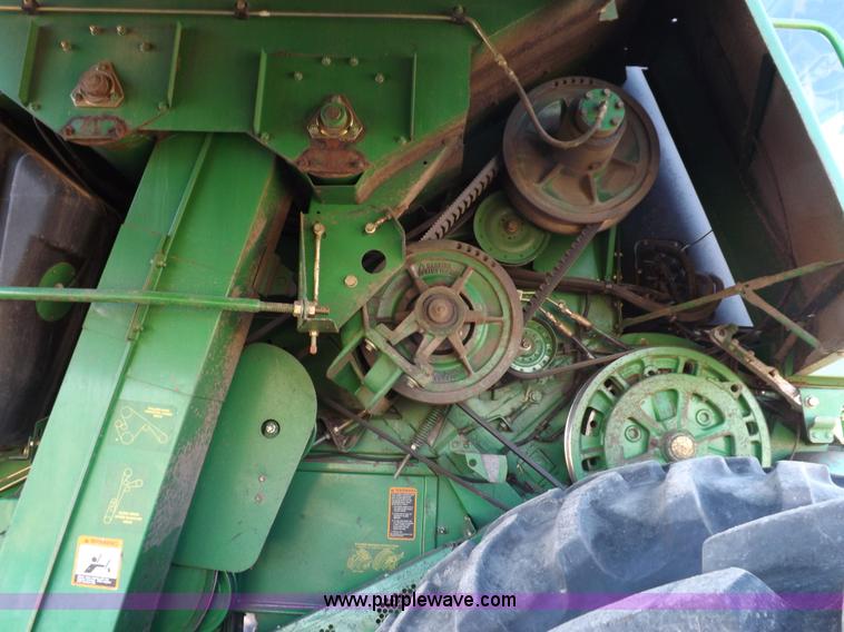 image for item K3033 1995 John Deere 9600 combine