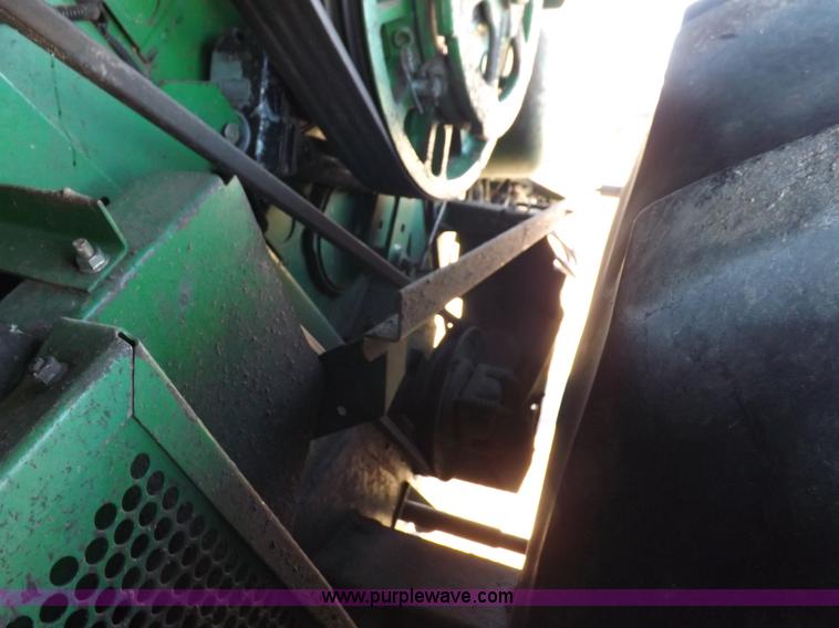 image for item K3033 1995 John Deere 9600 combine