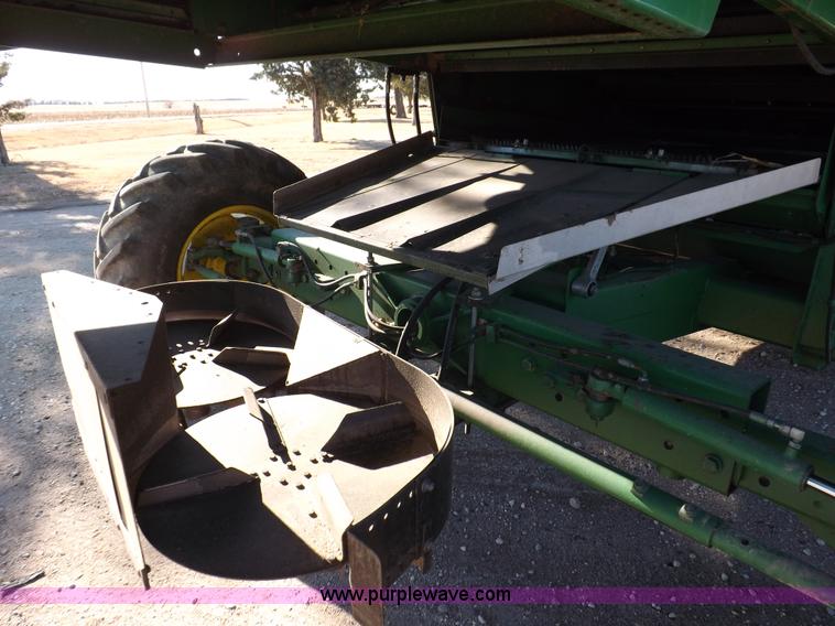 image for item K3033 1995 John Deere 9600 combine