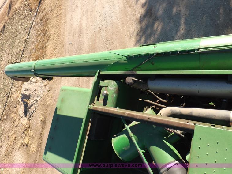 image for item K3033 1995 John Deere 9600 combine