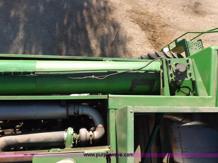 image for item K3033 1995 John Deere 9600 combine
