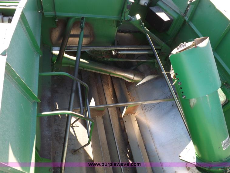 image for item K3033 1995 John Deere 9600 combine
