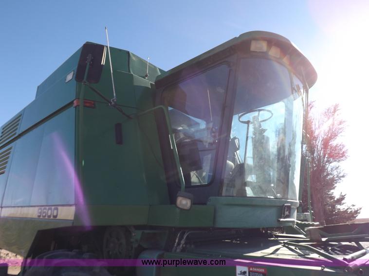 image for item K3033 1995 John Deere 9600 combine