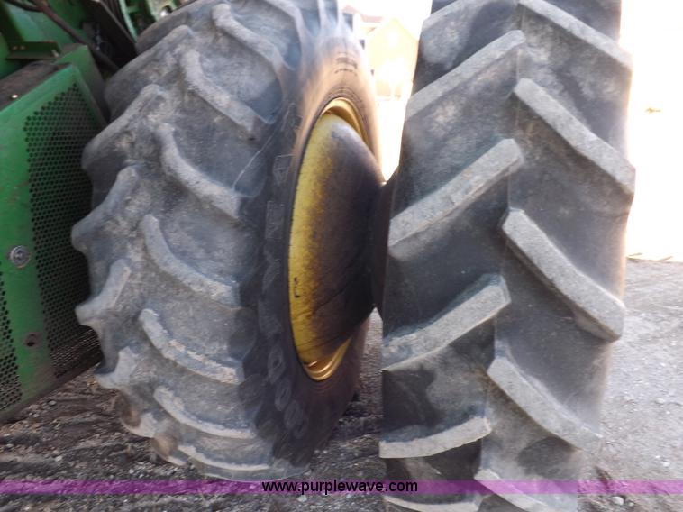 image for item K3033 1995 John Deere 9600 combine