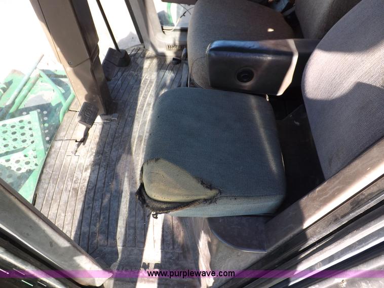 image for item K3033 1995 John Deere 9600 combine