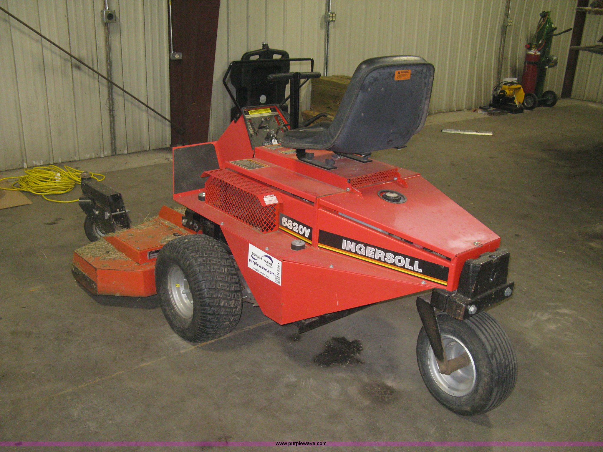 2003 Ingersoll 5820V ZTR lawn mower in South Hutchinson, KS Item
