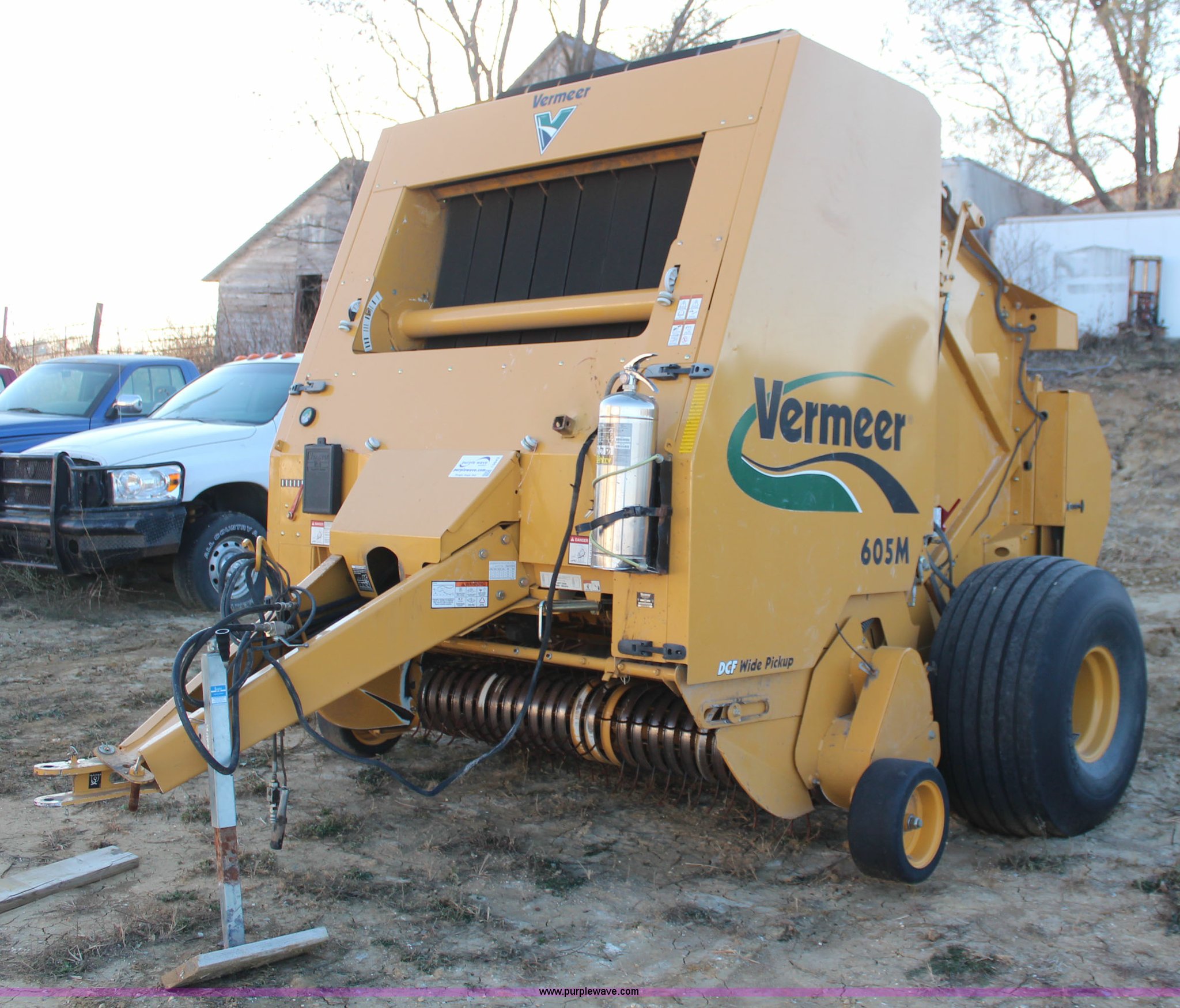 2008 Vermeer 605M round baler in McLouth, KS | Item I5943 sold | Purple