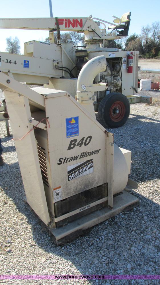 Finn B40 straw blower in Springfield, MO Item AC9771 sold Purple Wave