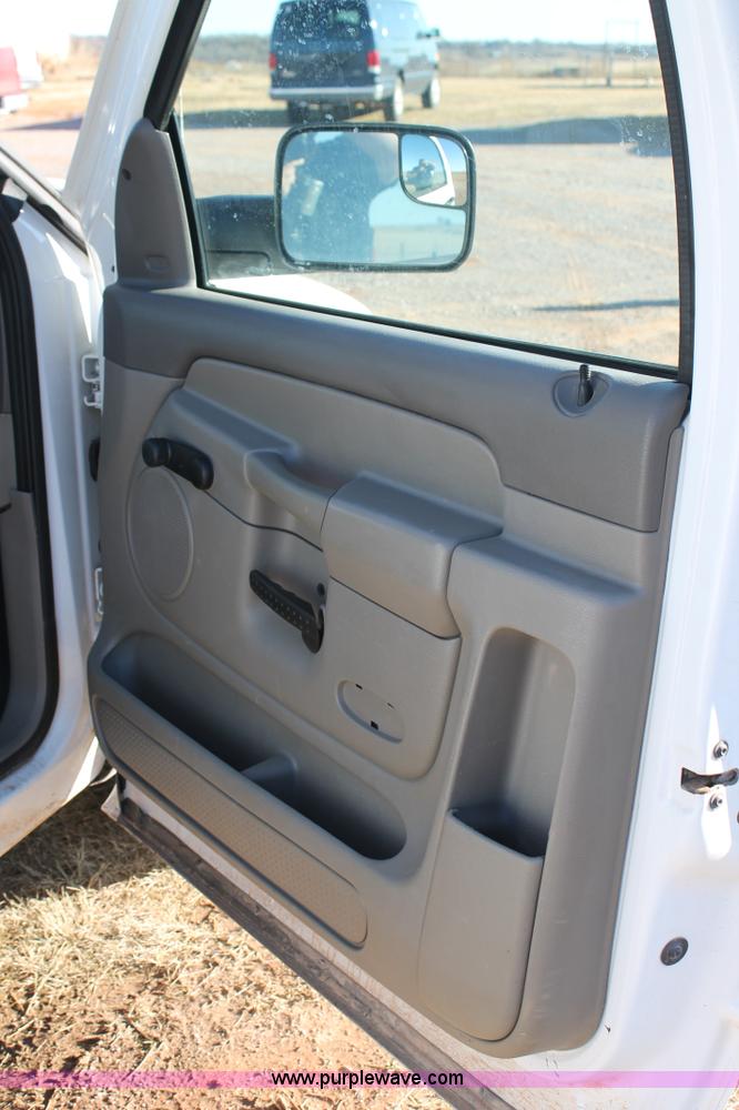 image for item AO9644 2005 Dodge Ram 2500 pickup truck