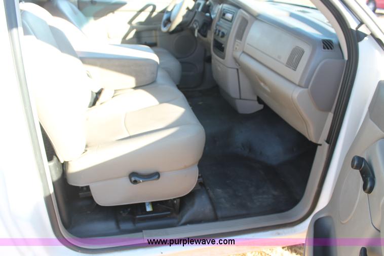 image for item AO9644 2005 Dodge Ram 2500 pickup truck