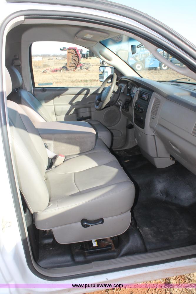 image for item AO9644 2005 Dodge Ram 2500 pickup truck