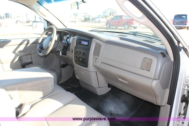 image for item AO9644 2005 Dodge Ram 2500 pickup truck