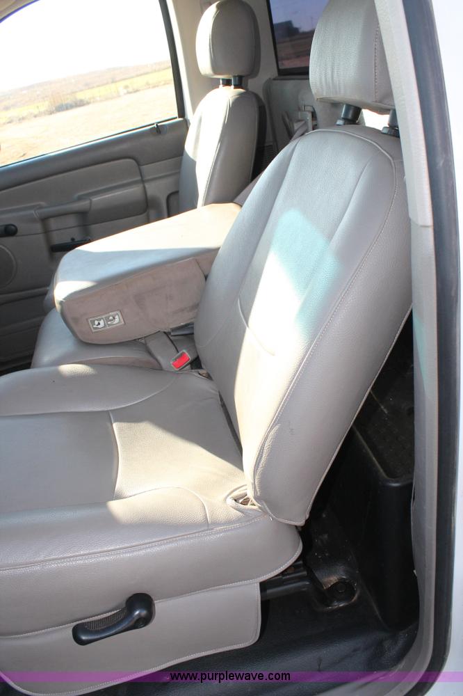 image for item AO9644 2005 Dodge Ram 2500 pickup truck