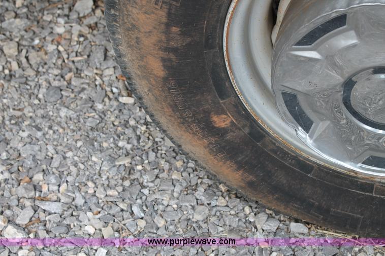 image for item AO9693 1989 Ford F250 pickup truck