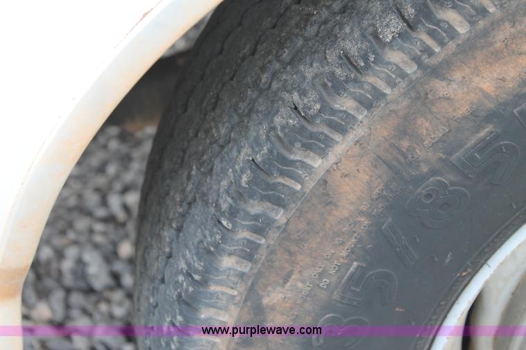 image for item AO9693 1989 Ford F250 pickup truck