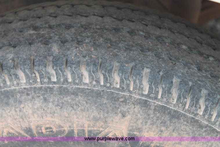 image for item AO9693 1989 Ford F250 pickup truck