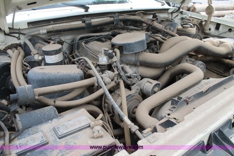 image for item AO9693 1989 Ford F250 pickup truck