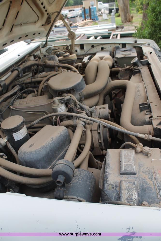 image for item AO9693 1989 Ford F250 pickup truck