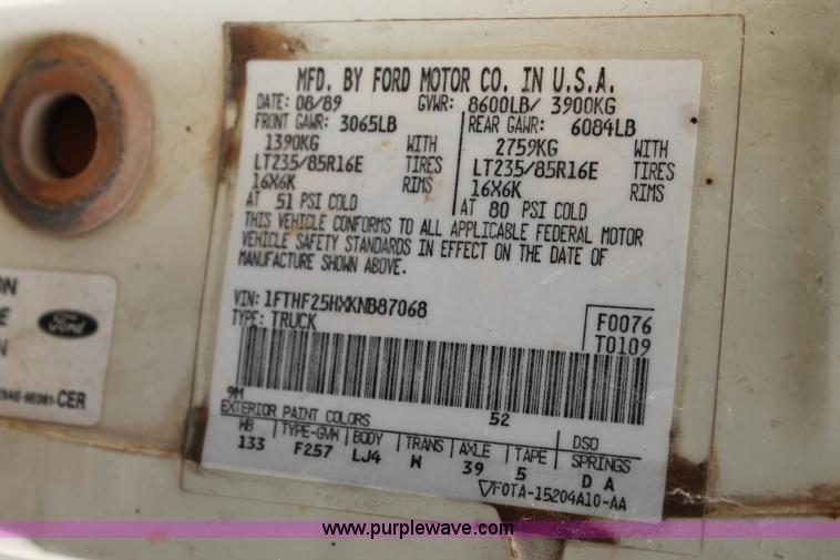 image for item AO9693 1989 Ford F250 pickup truck