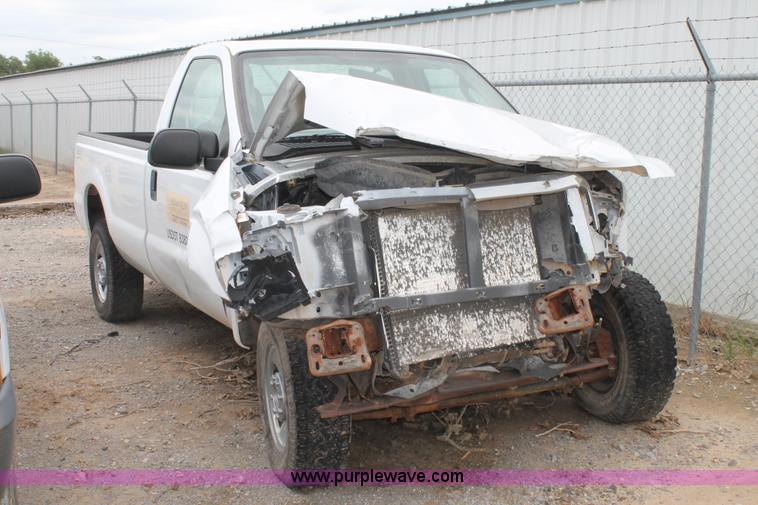 image for item AO9728 2006 Ford F250 Super Duty XLT pickup truck