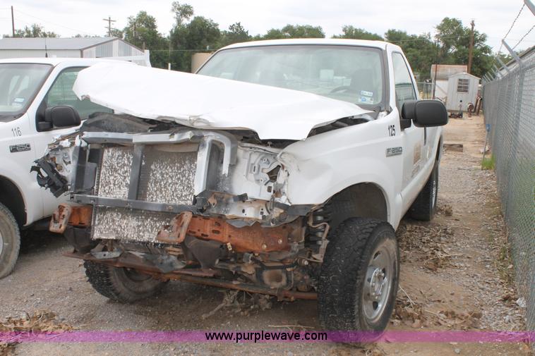 image for item AO9728 2006 Ford F250 Super Duty XLT pickup truck