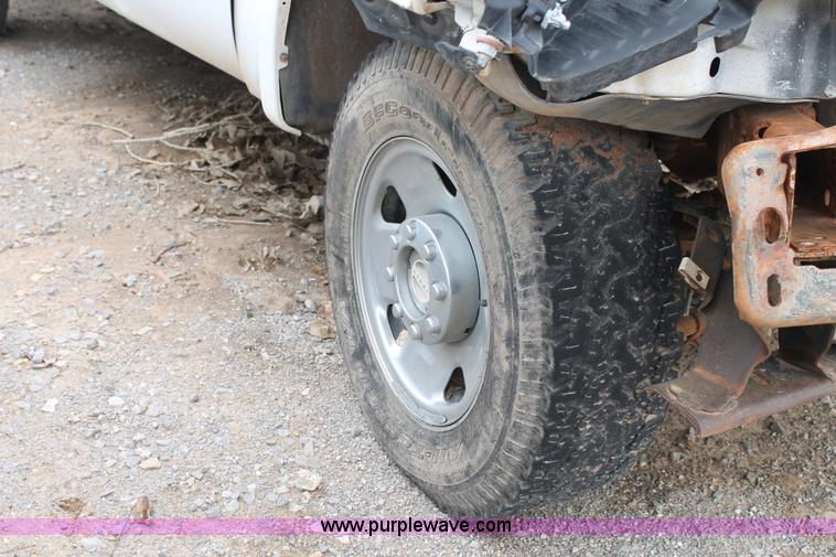 image for item AO9728 2006 Ford F250 Super Duty XLT pickup truck