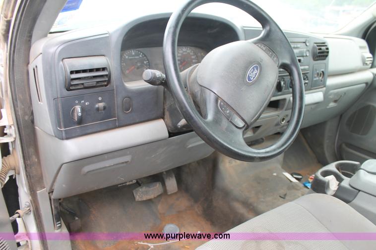 image for item AO9728 2006 Ford F250 Super Duty XLT pickup truck