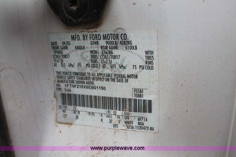 image for item AO9728 2006 Ford F250 Super Duty XLT pickup truck