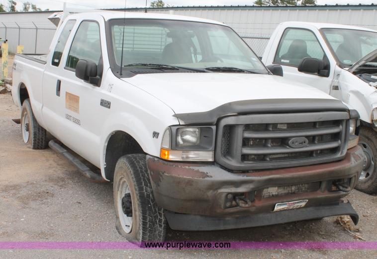 image for item AO9729 2002 Ford F250 Super Duty XL SuperCab cab and chassis