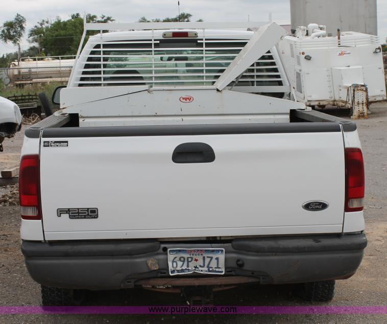 image for item AO9729 2002 Ford F250 Super Duty XL SuperCab cab and chassis