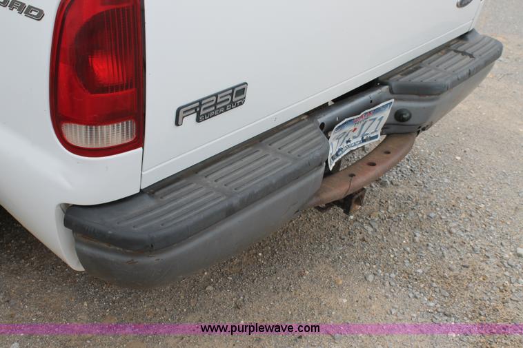 image for item AO9729 2002 Ford F250 Super Duty XL SuperCab cab and chassis