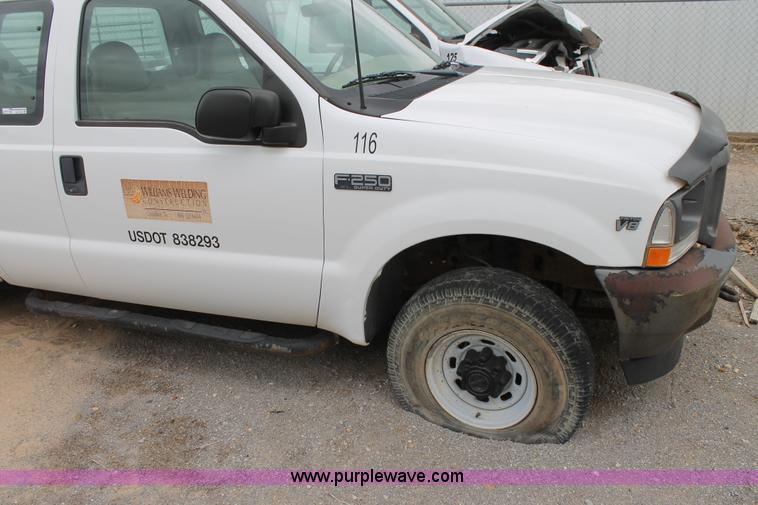 image for item AO9729 2002 Ford F250 Super Duty XL SuperCab cab and chassis