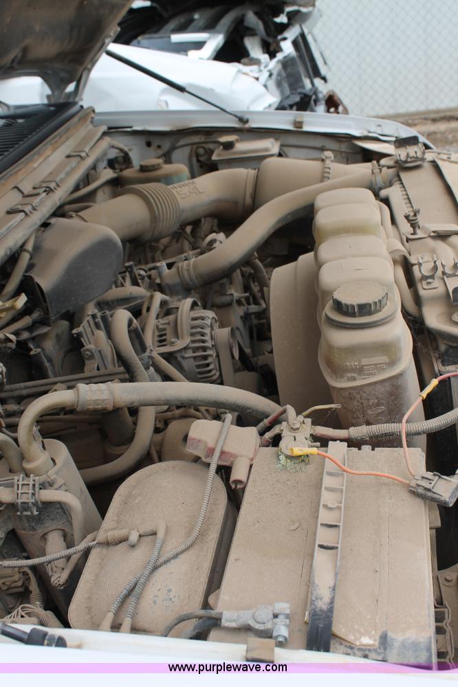 image for item AO9729 2002 Ford F250 Super Duty XL SuperCab cab and chassis