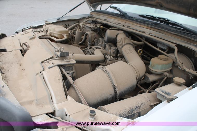 image for item AO9729 2002 Ford F250 Super Duty XL SuperCab cab and chassis