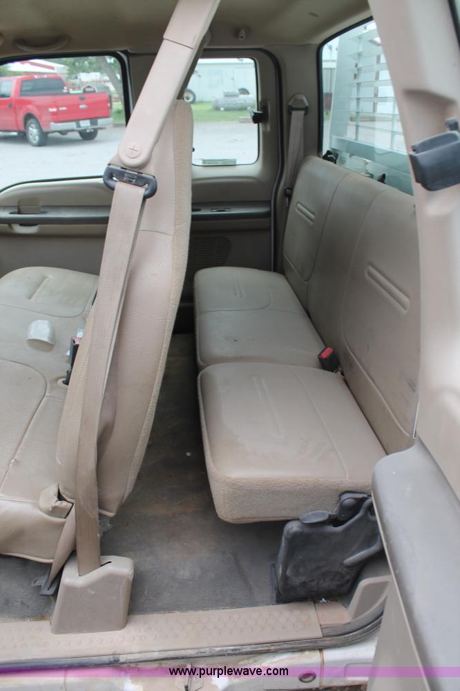 image for item AO9729 2002 Ford F250 Super Duty XL SuperCab cab and chassis