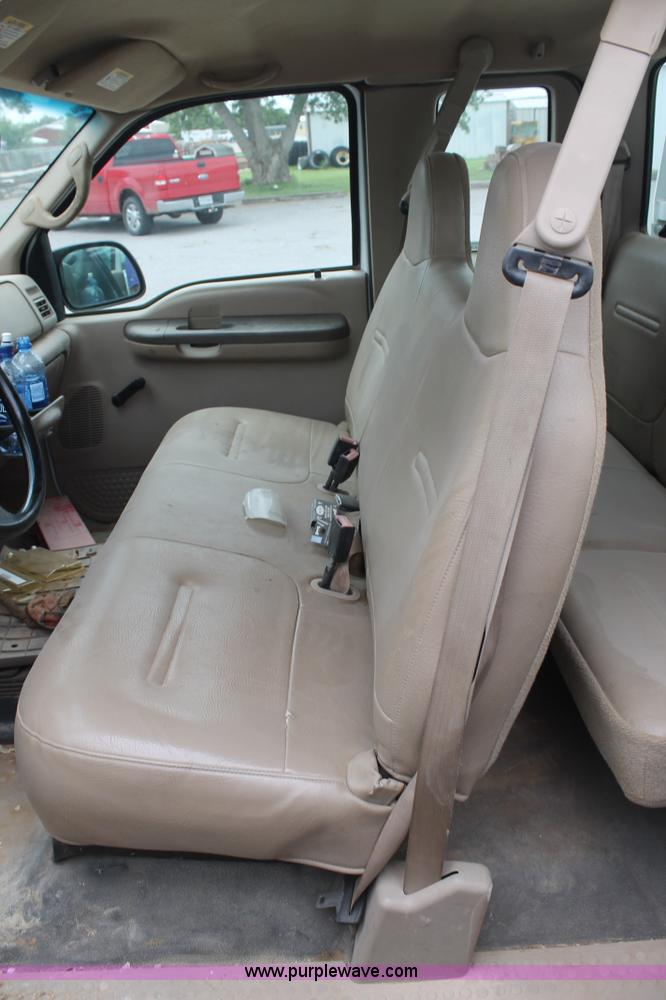 image for item AO9729 2002 Ford F250 Super Duty XL SuperCab cab and chassis