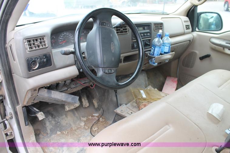 image for item AO9729 2002 Ford F250 Super Duty XL SuperCab cab and chassis