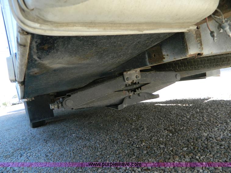 image for item AQ9438 1998 Ex-Cel E325TRW camper