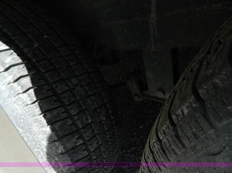 image for item AQ9438 1998 Ex-Cel E325TRW camper