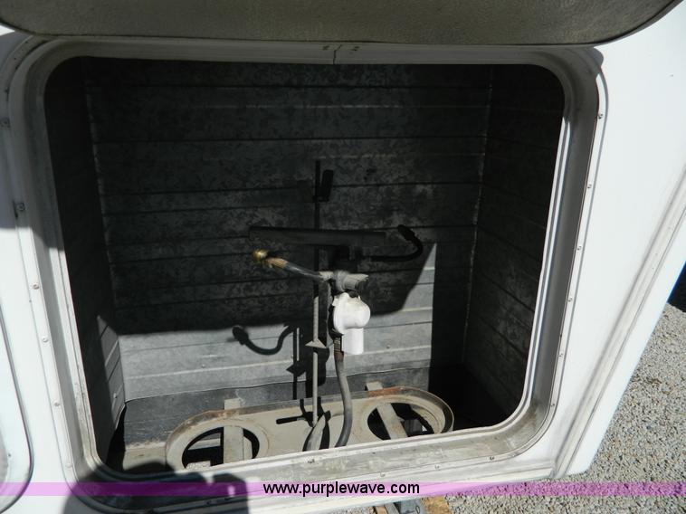 image for item AQ9438 1998 Ex-Cel E325TRW camper