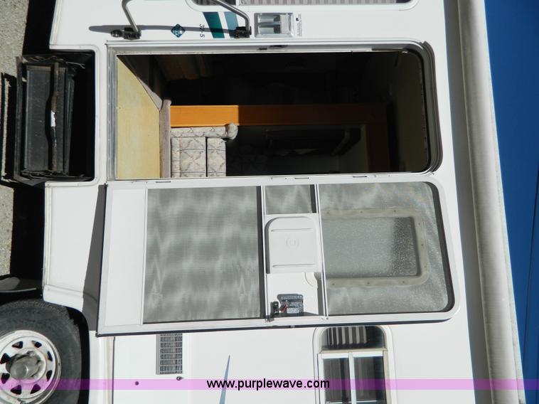 image for item AQ9438 1998 Ex-Cel E325TRW camper