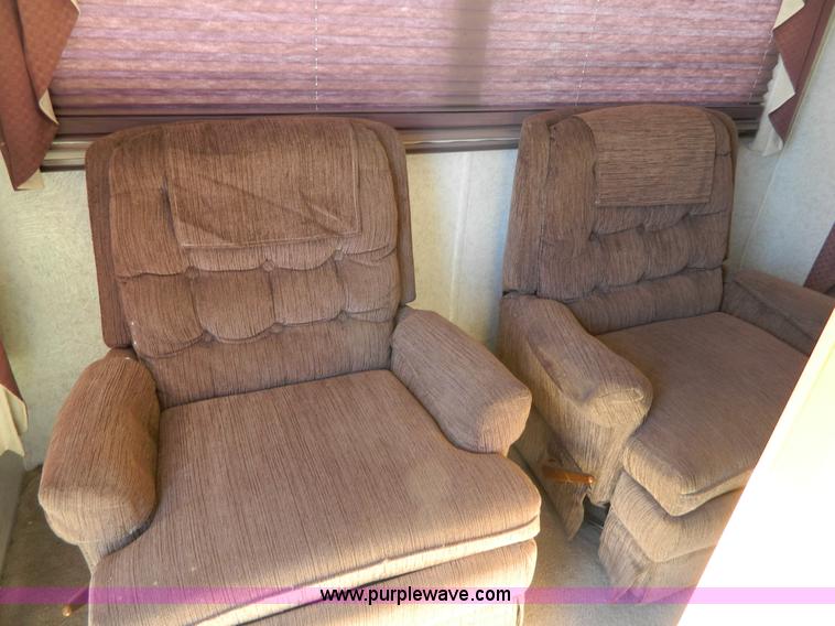 image for item AQ9438 1998 Ex-Cel E325TRW camper