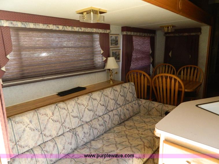 image for item AQ9438 1998 Ex-Cel E325TRW camper