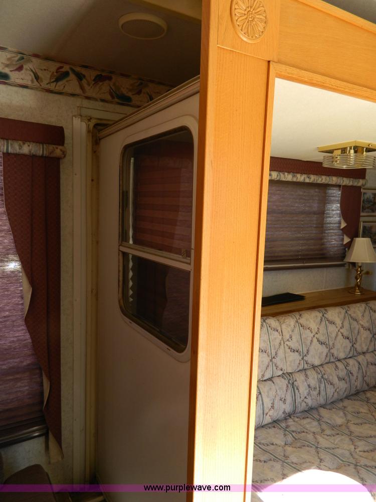 image for item AQ9438 1998 Ex-Cel E325TRW camper