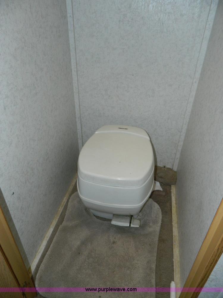 image for item AQ9438 1998 Ex-Cel E325TRW camper